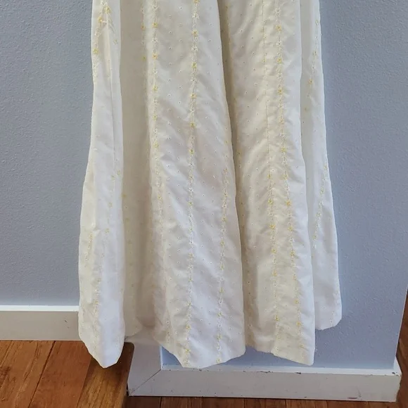 Vintage 1960 Eyelet Handmade Dress - Picture 9 of 11